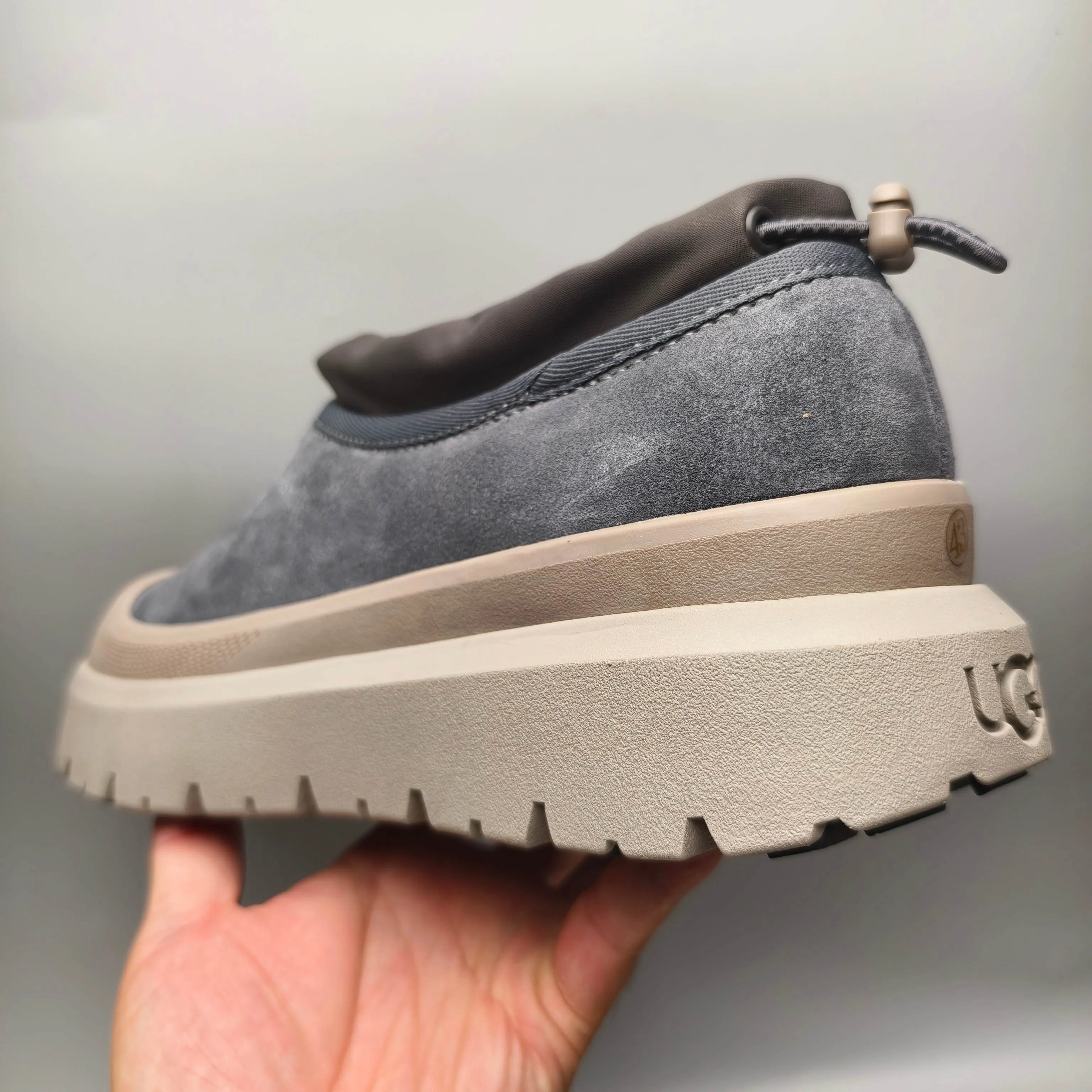💰520 UGG sheepskin all-in-one snow boots 4096 slip-on casual trendy Wang Yibo men's and women's shoes Color: white red black blue yellow light gray dark gray green Matching sizes: 35-45